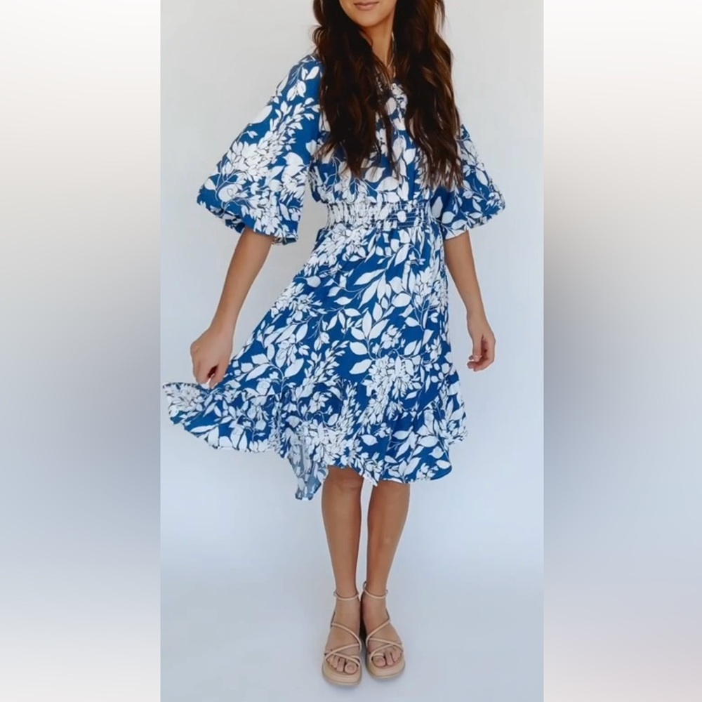 Beautiful Textured Floral Print Puff Sleeve Dress